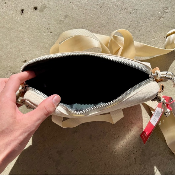 Topo Designs Mini Quick Pack Cream NWT - Picture 4 of 5